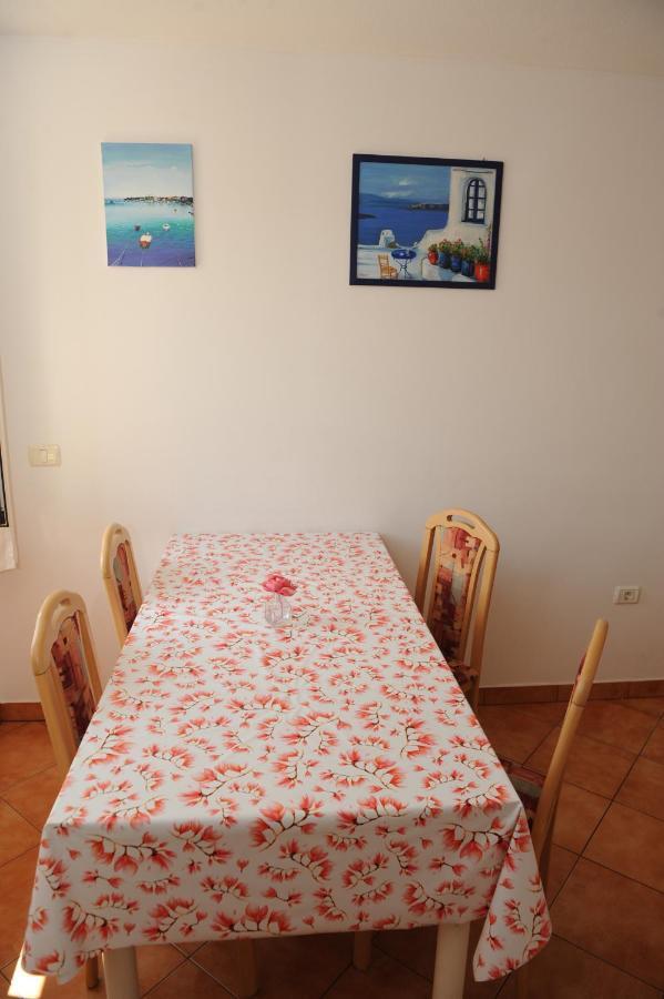 Apartma Lavela Izola Esterno foto